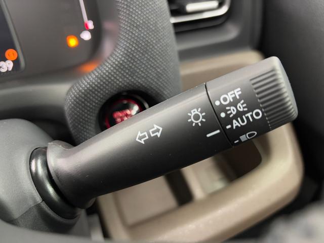 フリード エアー　ＥＸ　登録済未使用車　６人乗　両側自動ドア（33枚目）