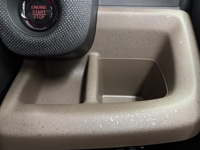 フリード ｅ：ＨＥＶエアー　ＥＸ　登録済未使用車　６人乗　両側自動ドア（23枚目）