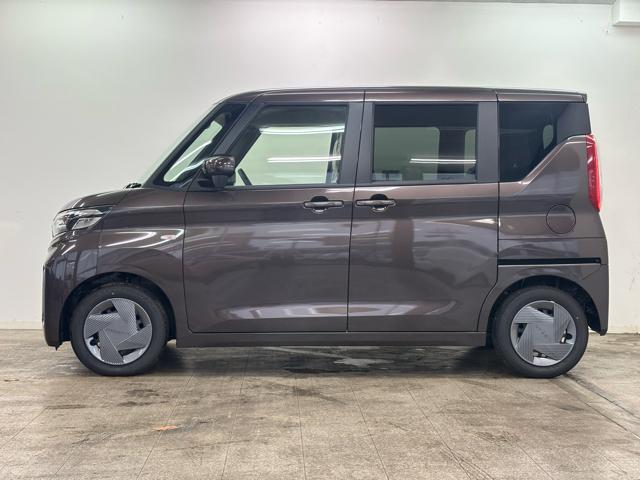 ルークス Ｓ　届出済未使用車　衝突被害軽減システム　誤発進抑制装置　キーレス　スマートシンプルハイブリッド　ＬＥＤランプ　フットパーキングブレーキ　両側スライドドア　マニュアルエアコン　助手席下収納ＢＯＸ（3枚目）