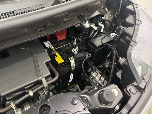 ルークス Ｓ　届出済未使用車　衝突被害軽減システム　誤発進抑制装置　キーレス　スマートシンプルハイブリッド　ＬＥＤランプ　フットパーキングブレーキ　両側スライドドア　マニュアルエアコン　助手席下収納ＢＯＸ（7枚目）