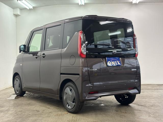 ルークス Ｓ　届出済未使用車　衝突被害軽減システム　誤発進抑制装置　キーレス　スマートシンプルハイブリッド　ＬＥＤランプ　フットパーキングブレーキ　両側スライドドア　マニュアルエアコン　助手席下収納ＢＯＸ（14枚目）