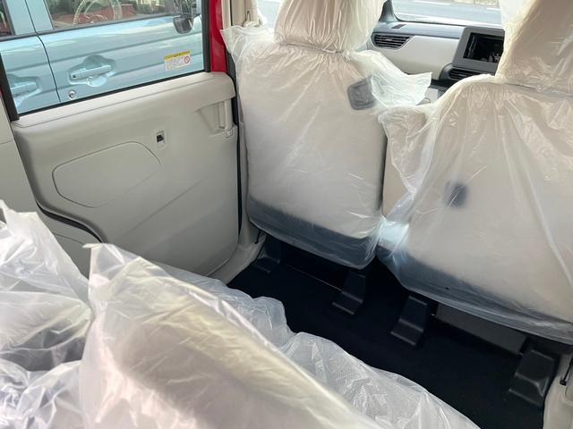 ルークス Ｓ　届出済未使用車　衝突被害軽減システム　誤発進抑制装置　キーレス　スマートシンプルハイブリッド　ＬＥＤランプ　フットパーキングブレーキ　両側スライドドア　マニュアルエアコン　助手席下収納ＢＯＸ（22枚目）