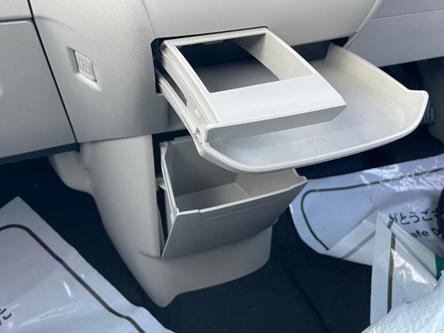 ルークス Ｓ　届出済未使用車　衝突被害軽減システム　誤発進抑制装置　キーレス　スマートシンプルハイブリッド　ＬＥＤランプ　フットパーキングブレーキ　両側スライドドア　マニュアルエアコン　助手席下収納ＢＯＸ（32枚目）