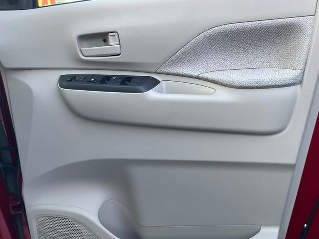 ルークス Ｓ　届出済未使用車　衝突被害軽減システム　誤発進抑制装置　キーレス　スマートシンプルハイブリッド　ＬＥＤランプ　フットパーキングブレーキ　両側スライドドア　マニュアルエアコン　助手席下収納ＢＯＸ（35枚目）