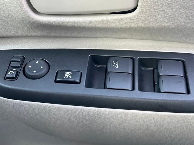 ルークス Ｓ　届出済未使用車　衝突被害軽減システム　誤発進抑制装置　キーレス　スマートシンプルハイブリッド　ＬＥＤランプ　フットパーキングブレーキ　両側スライドドア　マニュアルエアコン　助手席下収納ＢＯＸ（44枚目）