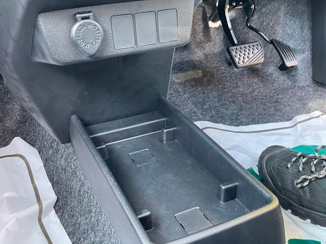 ミライース Ｌ　ＳＡＩＩＩ　届出済未使用車　イーステクノロジー　キーレス　ハロゲンランプ　自発光式デジタルメーター　フットパーキングブレーキ　マニュアルエアコン　パワーウィンドウ　手動格納式ミラー　リバース連動リヤワイパー（52枚目）