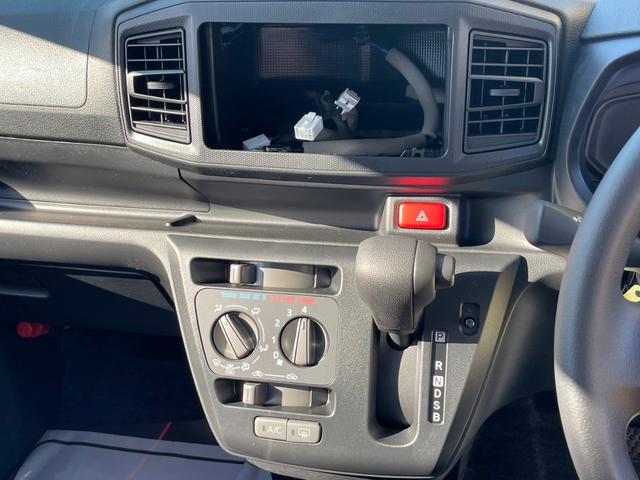 ミライース Ｌ　ＳＡＩＩＩ　届出済未使用車　イーステクノロジー　キーレス　ハロゲンランプ　自発光式デジタルメーター　フットパーキングブレーキ　マニュアルエアコン　パワーウィンドウ　手動格納式ミラー　リバース連動リヤワイパー（59枚目）