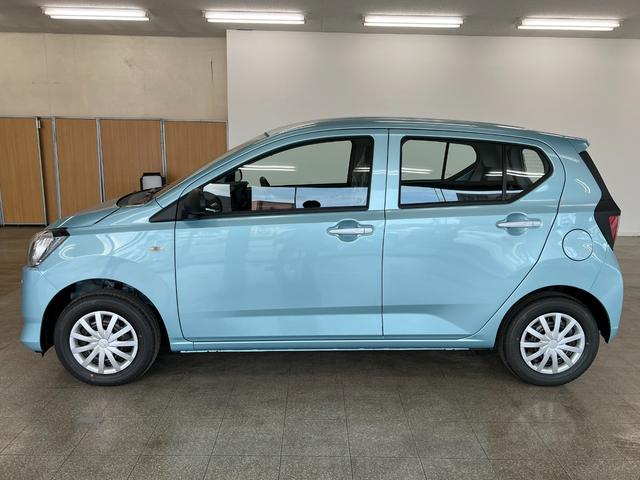 ミライース Ｌ　ＳＡＩＩＩ　届出済未使用車　イーステクノロジー　キーレス　ハロゲンランプ　自発光式デジタルメーター　フットパーキングブレーキ　マニュアルエアコン　パワーウィンドウ　手動格納式ミラー　リバース連動リヤワイパー（6枚目）