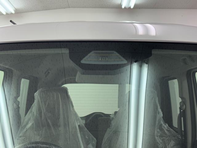 スペーシア ハイブリッドＧ　届出済未使用車　衝突被害軽減システム　誤発進抑制装置　スマートキー　マイルドハイブリッド　ＬＥＤランプ　両側スライドドア　電動格納ミラー　フットパーキングブレーキ　オートエアコン　オートライト（3枚目）