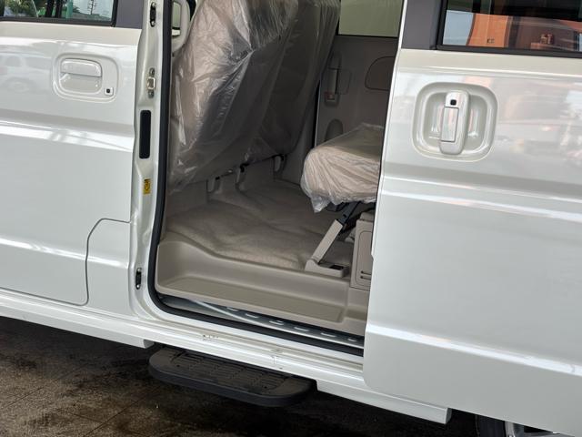 エブリイワゴン ＰＺターボスペシャル　届出済未使用車　衝突被害軽減システム　スマートキー　ＬＥＤランプ　ＵＳＢ電源ソケット（Ｔｙｐｅ－Ａ／Ｃ）　電動格納ミラー　運転席シートヒーター　オートエアコン　アイドリングストップ　オートライト（6枚目）