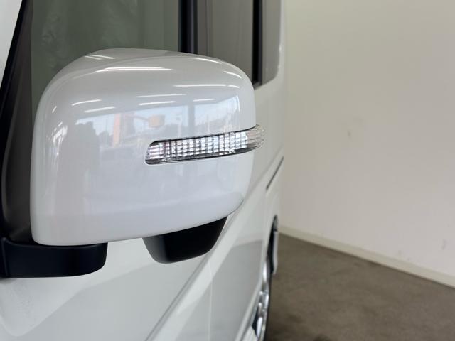 エブリイワゴン ＰＺターボスペシャル　届出済未使用車　衝突被害軽減システム　スマートキー　ＬＥＤランプ　ＵＳＢ電源ソケット（Ｔｙｐｅ－Ａ／Ｃ）　電動格納ミラー　運転席シートヒーター　オートエアコン　アイドリングストップ　オートライト（8枚目）