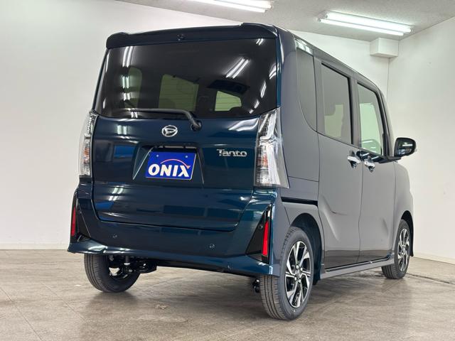 タント カスタムＸ　届出済未使用車　衝突被害軽減システム　スマートキー　ＬＥＤランプ　ＬＥＤフォグランプ　電動パーキングブレーキ　運転席助手席シートヒータ　ミラクルオープンドア　両側電動スライドドア　アルミホイール（6枚目）