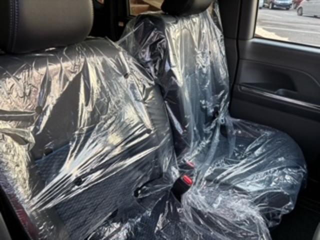 タント カスタムＸ　届出済未使用車　衝突被害軽減システム　スマートキー　ＬＥＤランプ　ＬＥＤフォグランプ　電動パーキングブレーキ　運転席助手席シートヒータ　ミラクルオープンドア　両側電動スライドドア　アルミホイール（13枚目）