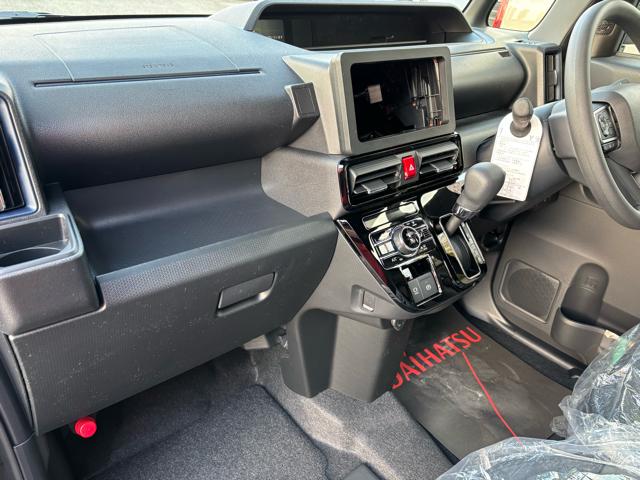 タント カスタムＸ　届出済未使用車　衝突被害軽減システム　スマートキー　ＬＥＤランプ　ＬＥＤフォグランプ　電動パーキングブレーキ　運転席助手席シートヒータ　ミラクルオープンドア　両側電動スライドドア　アルミホイール（34枚目）