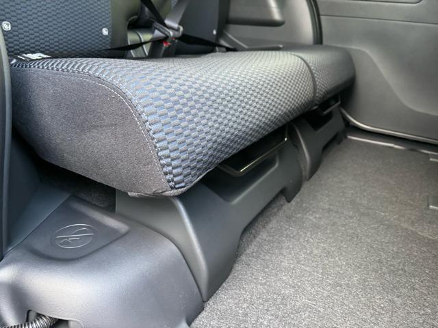 タント カスタムＸ　届出済未使用車　衝突被害軽減システム　スマートキー　ＬＥＤランプ　ＬＥＤフォグランプ　電動パーキングブレーキ　運転席助手席シートヒータ　ミラクルオープンドア　両側電動スライドドア　アルミホイール（50枚目）