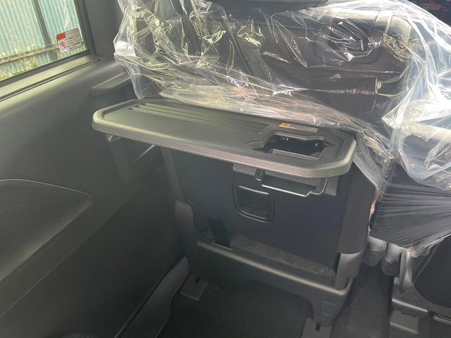 タント カスタムＸ　届出済未使用車　衝突被害軽減システム　スマートキー　ＬＥＤランプ　ＬＥＤフォグランプ　電動パーキングブレーキ　運転席助手席シートヒータ　ミラクルオープンドア　両側電動スライドドア　アルミホイール（26枚目）