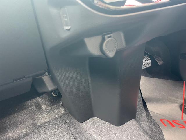 タント カスタムＸ　届出済未使用車　衝突被害軽減システム　スマートキー　ＬＥＤランプ　ＬＥＤフォグランプ　電動パーキングブレーキ　運転席助手席シートヒータ　ミラクルオープンドア　両側電動スライドドア　アルミホイール（52枚目）