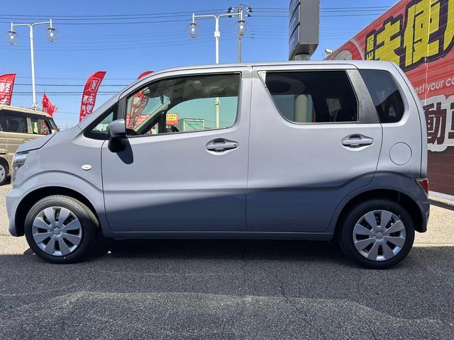 ワゴンＲ ＦＸ　届出済未使用車　衝突被害軽減システム　誤発進抑制装置　スマートキー　ハロゲンランプ　電動格納ミラー　運転席シートヒーター　オートエアコン　オートライト　助手席下収納ＢＯＸ　後部座席傘ホルダー（7枚目）