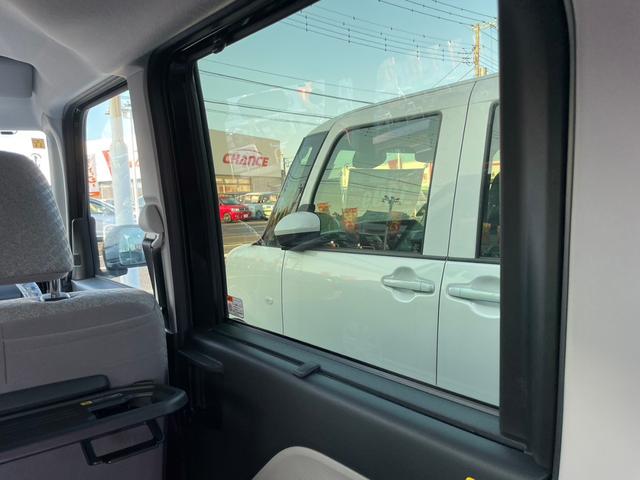 タント Ｘ　アイドリングストップ車　ブレーキサポート　ＰＷ　ＰＳ　スマートキーシステム　横滑り防止　ＬＥＤライト　キーレスキー　サイドエアバッグ　車線逸脱警報　エアバッグ　オートハイビーム　エアコン　盗難警報装置（20枚目）