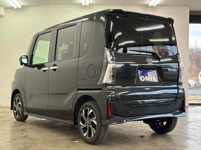 タント カスタムＸ　届出済未使用車　衝突被害軽減システム　スマートキー　ＬＥＤランプ　ＬＥＤフォグランプ　電動パーキングブレーキ　運転席助手席シートヒータ　ミラクルオープンドア　両側電動スライドドア　アルミホイール（6枚目）