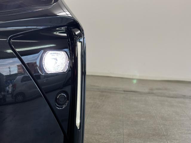 タント カスタムＸ　届出済未使用車　衝突被害軽減システム　スマートキー　ＬＥＤランプ　ＬＥＤフォグランプ　電動パーキングブレーキ　運転席助手席シートヒータ　ミラクルオープンドア　両側電動スライドドア　アルミホイール（9枚目）