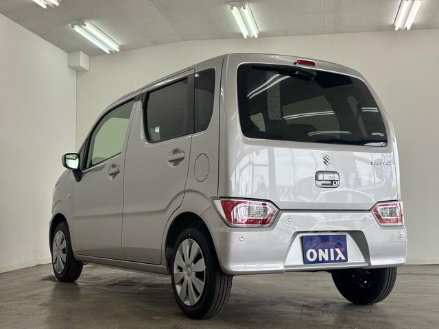 ワゴンＲ ＦＸ　届出済未使用車　衝突被害軽減システム　誤発進抑制装置　スマートキー　ハロゲンランプ　電動格納ミラー　運転席シートヒーター　オートエアコン　オートライト　助手席下収納ＢＯＸ　後部座席傘ホルダー（8枚目）