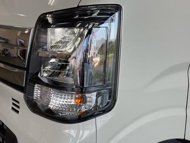 エブリイワゴン ＰＺターボスペシャル　届出済未使用車　衝突被害軽減システム　スマートキー　ＬＥＤランプ　ＵＳＢ電源ソケット（Ｔｙｐｅ－Ａ／Ｃ）　電動格納ミラー　運転席シートヒーター　オートエアコン　アイドリングストップ　オートライト（20枚目）