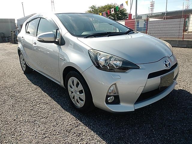 アクア S 純正ナビ TV バックカメラ LEDヘッドライト フォグランプ ヘッドライトウォッシャー ETC スマートキー プッシュスタート(3枚目)