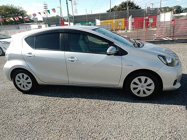 アクア S 純正ナビ TV バックカメラ LEDヘッドライト フォグランプ ヘッドライトウォッシャー ETC スマートキー プッシュスタート(4枚目)