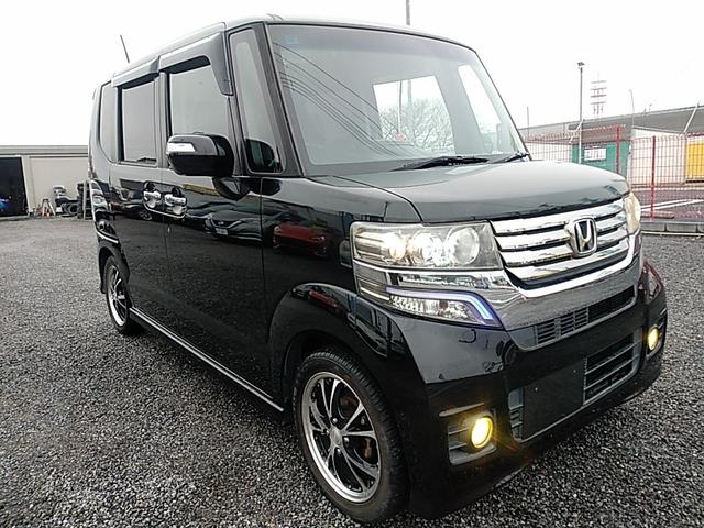 Ｎ－ＢＯＸカスタム Ｇ・Ｌパッケージ　両側パワースライドドア　ナビ　フルセグＴＶ　バックカメラ　ＥＴＣ　１５インチアルミホイール　横滑り防止装置　ドアバイザー　ＨＩＤヘッドライト　タイミングチェーン　スマートキー　プッシュスタート　フォグ（3枚目）