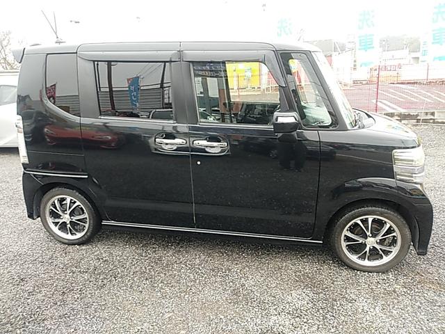 Ｎ－ＢＯＸカスタム Ｇ・Ｌパッケージ　両側パワースライドドア　ナビ　フルセグＴＶ　バックカメラ　ＥＴＣ　１５インチアルミホイール　横滑り防止装置　ドアバイザー　ＨＩＤヘッドライト　タイミングチェーン　スマートキー　プッシュスタート　フォグ（4枚目）