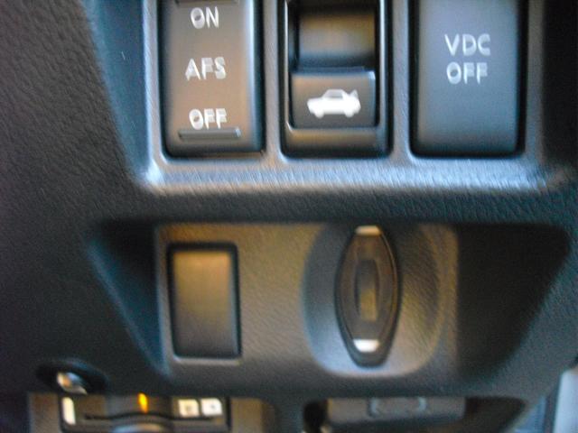 スカイライン 370GT タイプSP 純正19インチホイール・HID・バックカメラ・インテリキー・ETC・革シート・メモリー付きパワーシート・シートヒーター・パドルシフト・コーナーセンサー・(12枚目)