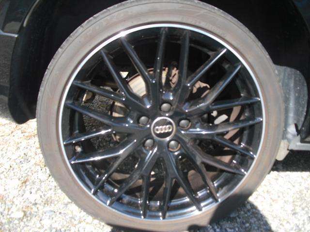 Ｑ２ ３０ＴＦＳＩスポーツ　限定車　＃Ｔｏｋｙｏ　ｂｌａｃｋ　ｓｔｙｌｉｎｇ　ｌｉｍｉｔｅｄ　ブラックスタイリングＰＫＧ　バーチャルコックピット　専用純正１９インチＡＷ　アシスタンスＰＫＧ　オートマチックテールゲート（5枚目）