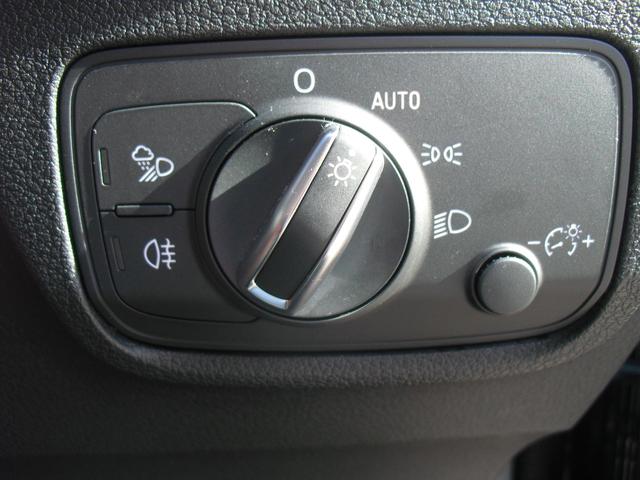 Ｑ２ ３０ＴＦＳＩスポーツ　限定車　＃Ｔｏｋｙｏ　ｂｌａｃｋ　ｓｔｙｌｉｎｇ　ｌｉｍｉｔｅｄ　ブラックスタイリングＰＫＧ　バーチャルコックピット　専用純正１９インチＡＷ　アシスタンスＰＫＧ　オートマチックテールゲート（13枚目）