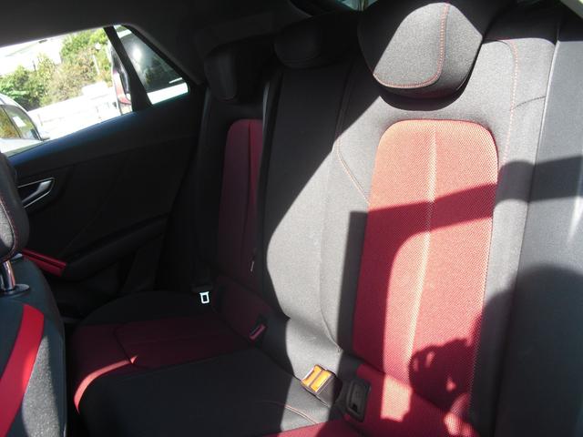 Ｑ２ ３０ＴＦＳＩスポーツ　限定車　＃Ｔｏｋｙｏ　ｂｌａｃｋ　ｓｔｙｌｉｎｇ　ｌｉｍｉｔｅｄ　ブラックスタイリングＰＫＧ　バーチャルコックピット　専用純正１９インチＡＷ　アシスタンスＰＫＧ　オートマチックテールゲート（21枚目）