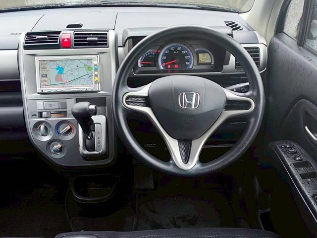 ゼストスパーク Ｇ　修復歴なし　ナビ　バックカメラ　スマートキー　ＨＩＤヘッドライト　ウインカーミラー　プライバシーガラス　ベンチシート　ＡＢＳ　イモビライザー　エアバック　軽自動車　整備保証付（16枚目）