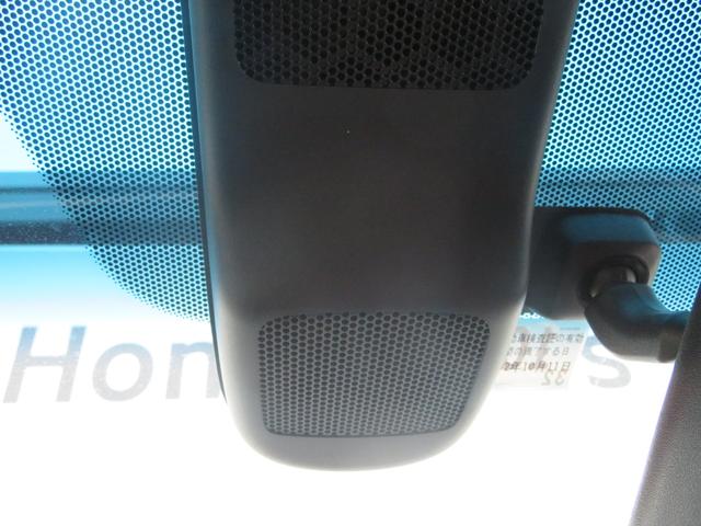 ハイブリッドX ホンダセンシング ギャザズナビ フルセグTV バックカメラ ブルトゥース 衝突軽減ブレーキ ETC車載器 LEDヘッドライト シートヒーター クルーズコントロール 横滑り抑制機能 スポーツペダル フルオートエアコン(7枚目)