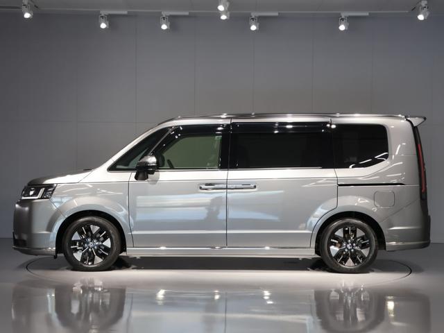 ステップワゴン ｅ：ＨＥＶスパーダ　運転支援機能（ホンダセンシング）衝突軽減ブレーキ全方位カメラ９インチナビリア席モニター両側電動スライドドア電動テールゲートＬＥＤヘッドライト　アクティブクルーズコントロール　サイドエアバッグ　ＡＢＳ（7枚目）