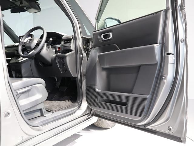 ステップワゴン ｅ：ＨＥＶスパーダ　運転支援機能（ホンダセンシング）衝突軽減ブレーキ全方位カメラ９インチナビリア席モニター両側電動スライドドア電動テールゲートＬＥＤヘッドライト　アクティブクルーズコントロール　サイドエアバッグ　ＡＢＳ（19枚目）