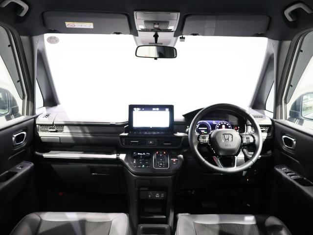 ステップワゴン ｅ：ＨＥＶスパーダ　運転支援機能（ホンダセンシング）衝突軽減ブレーキ全方位カメラ９インチナビリア席モニター両側電動スライドドア電動テールゲートＬＥＤヘッドライト　アクティブクルーズコントロール　サイドエアバッグ　ＡＢＳ（26枚目）