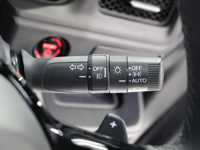 ステップワゴン ｅ：ＨＥＶスパーダ　運転支援機能（ホンダセンシング）衝突軽減ブレーキ全方位カメラ９インチナビリア席モニター両側電動スライドドア電動テールゲートＬＥＤヘッドライト　アクティブクルーズコントロール　サイドエアバッグ　ＡＢＳ（31枚目）