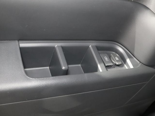 ステップワゴン ｅ：ＨＥＶスパーダ　運転支援機能（ホンダセンシング）衝突軽減ブレーキ全方位カメラ９インチナビリア席モニター両側電動スライドドア電動テールゲートＬＥＤヘッドライト　アクティブクルーズコントロール　サイドエアバッグ　ＡＢＳ（58枚目）