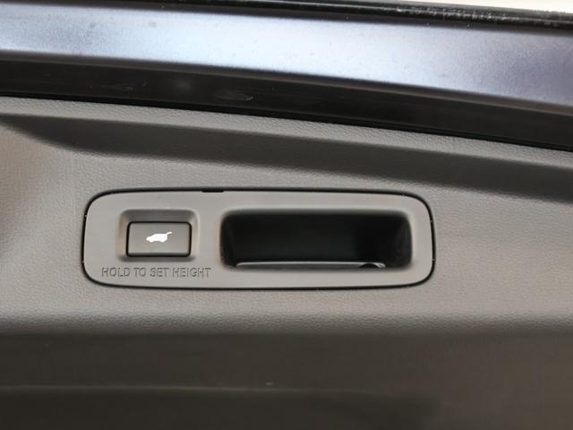 オデッセイ アブソルート・ＥＸ　運転支援機能　衝突軽減ブレーキ　ＥＴＣ　後退出庫サポート　２列目オットマン　１０インチナビ　両側電動スライドドア　電動テールゲート　ＬＥＤヘッドライト　本革シート　パーキングサポート　整備記録簿（64枚目）