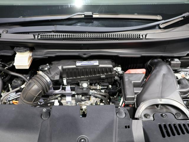 ステップワゴンスパーダ スパーダホンダセンシング　運転支援機能　衝突軽減ブレーキ　両側電動スライドドア　ＬＥＤヘッドライト　ＥＴＣ純正ナビ　全方位カメラ　Ｂｌｕｅｔｏｏｔｈ接続　ミュージックラック　社外ドラレコ　わくわくゲート　盗難防止　ワンオーナ－（17枚目）