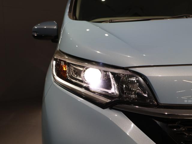フリード Ｇ・ホンダセンシング　禁煙車　運転支援機能　衝突軽減ブレーキ　両側電動スライドドア　ＬＥＤヘッドライト純正９インチナビ　バックカメラ　Ｂｌｕｅｔｏｏｔｈ接続　リア席モニター　前後ドライブレコーダ　ＥＴＣ　Ｆセグ　ｉストップ（14枚目）