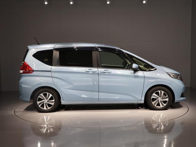 フリード Ｇ・ホンダセンシング　禁煙車　運転支援機能　衝突軽減ブレーキ　両側電動スライドドア　ＬＥＤヘッドライト純正９インチナビ　バックカメラ　Ｂｌｕｅｔｏｏｔｈ接続　リア席モニター　前後ドライブレコーダ　ＥＴＣ　Ｆセグ　ｉストップ（16枚目）