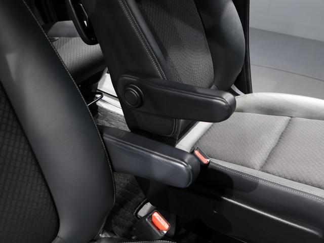 フリード Ｇ・ホンダセンシング　禁煙車　運転支援機能　衝突軽減ブレーキ　両側電動スライドドア　ＬＥＤヘッドライト純正９インチナビ　バックカメラ　Ｂｌｕｅｔｏｏｔｈ接続　リア席モニター　前後ドライブレコーダ　ＥＴＣ　Ｆセグ　ｉストップ（23枚目）