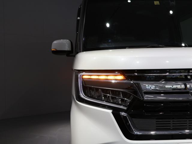 Ｎ－ＢＯＸカスタム Ｌターボ　運転支援機能　衝突軽減ブレーキ　禁煙車　両側電動スライドドア　ＬＥＤヘッドライト　純正ナビ　バックカメラ　Ｂｌｕｅｔｏｏｔｈ接続　ミュージックラック　シートヒーター　ＥＴＣ　地デジチューナー　ＰＳ（12枚目）
