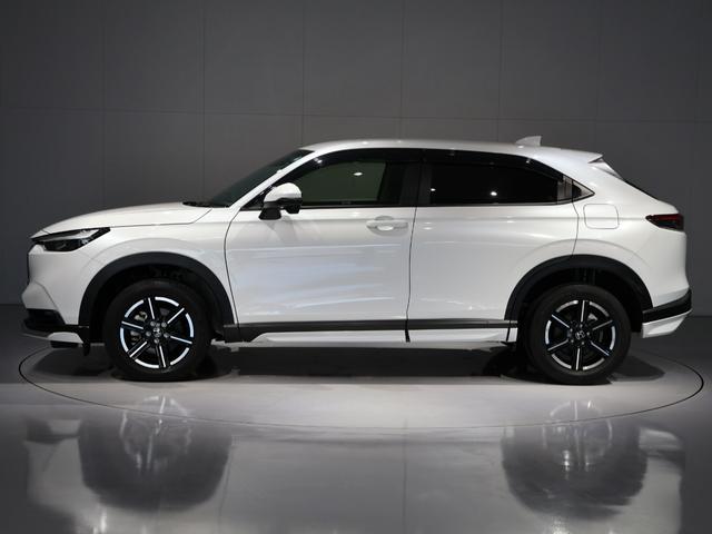 ヴェゼル ｅ：ＨＥＶＸ　運転支援機能　衝突軽減ブレーキ　ＬＥＤヘッドライト　先進ライト　ドライブレコーダ　　　　ＥＴＣ　純正ナビ　バックカメラ　Ｂｌｕｅｔｏｏｔｈ接続　障害物センサー　スマートキー　ワンオーナー車　ＡＡＣ（7枚目）