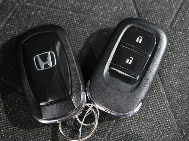 ヴェゼル ｅ：ＨＥＶＸ　運転支援機能　衝突軽減ブレーキ　ＬＥＤヘッドライト　先進ライト　ドライブレコーダ　　　　ＥＴＣ　純正ナビ　バックカメラ　Ｂｌｕｅｔｏｏｔｈ接続　障害物センサー　スマートキー　ワンオーナー車　ＡＡＣ（20枚目）